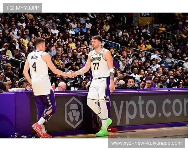 东契奇远投突破,湖人后场掌控力提升